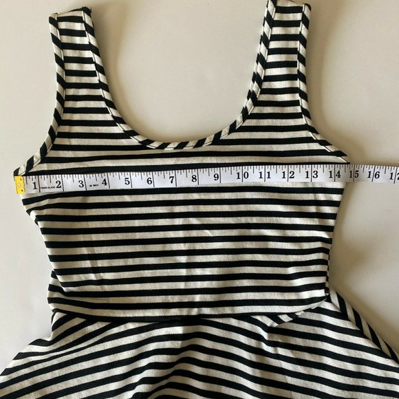 GUESS WOMENS WHITE BLACK PEPLUM TOP SIZE S - Picture 2 of 4